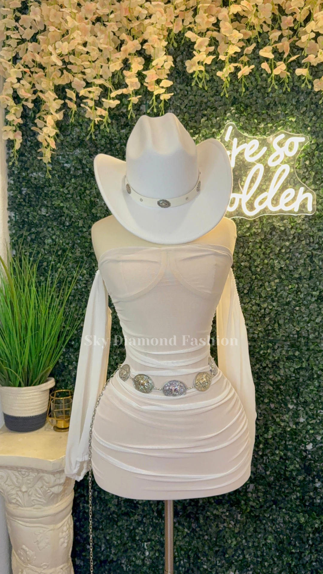 White mesh dress ðŸ¤