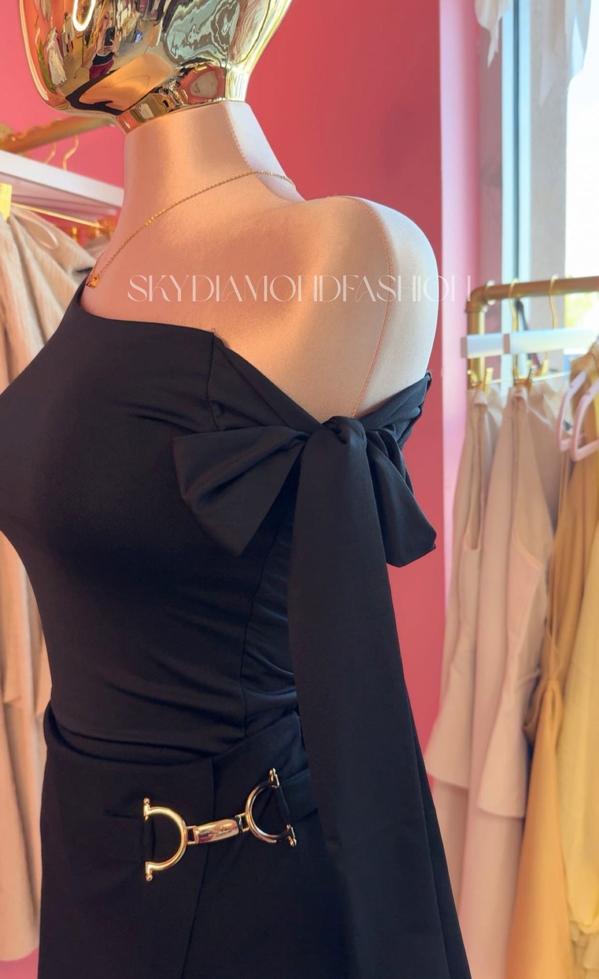 Black bow side