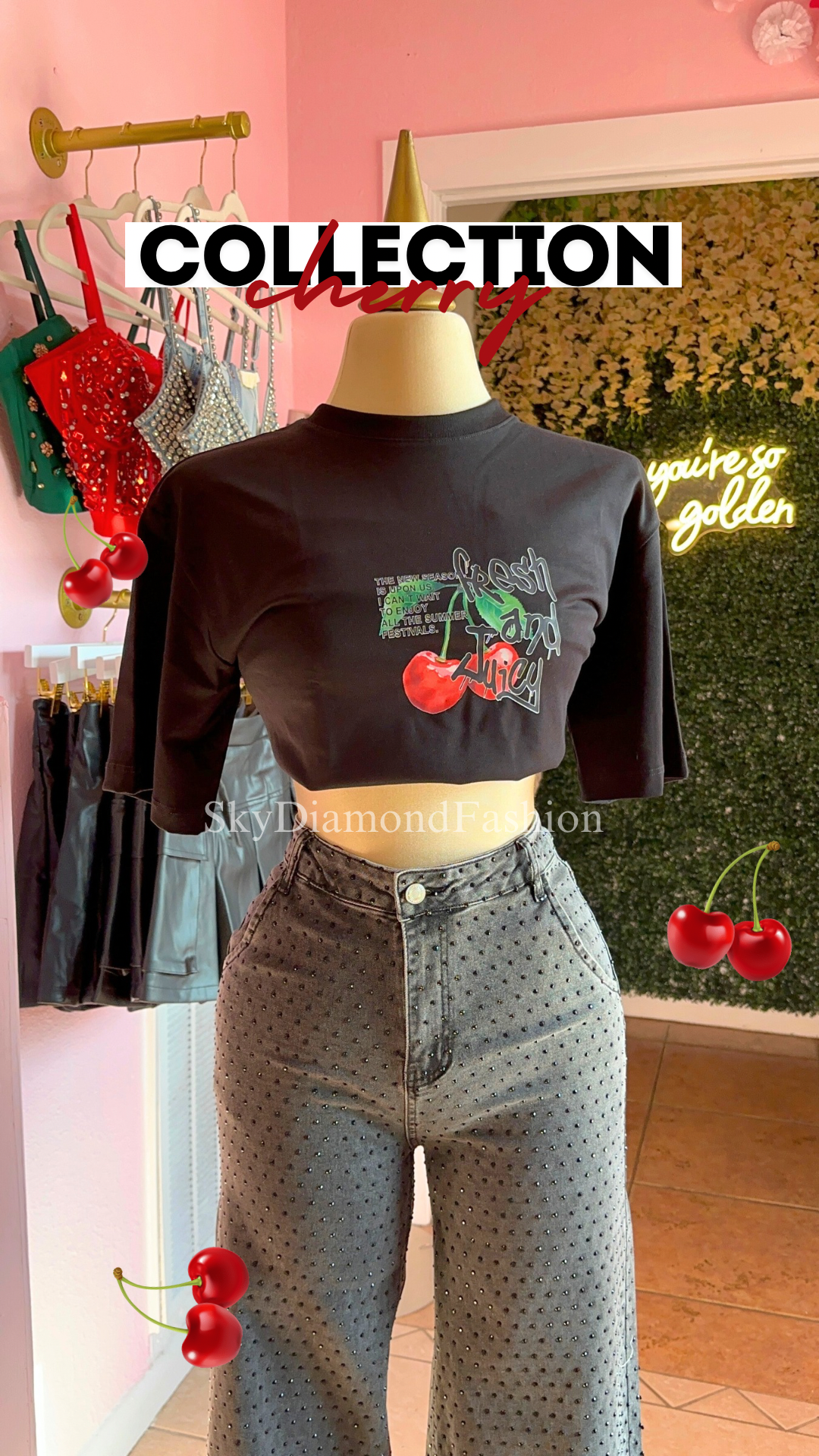 Black oversize cherry t-shirt 🍒
